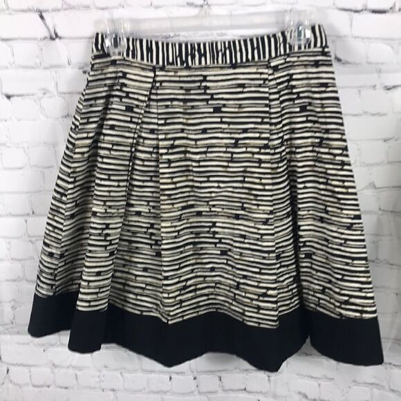 Vince Camuto Black cream tan Striped Full Pleated Skirt 10 EUC black hem lined - Picture 1 of 5